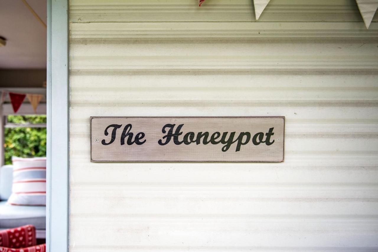 The Honeypot Villa Petham Buitenkant foto